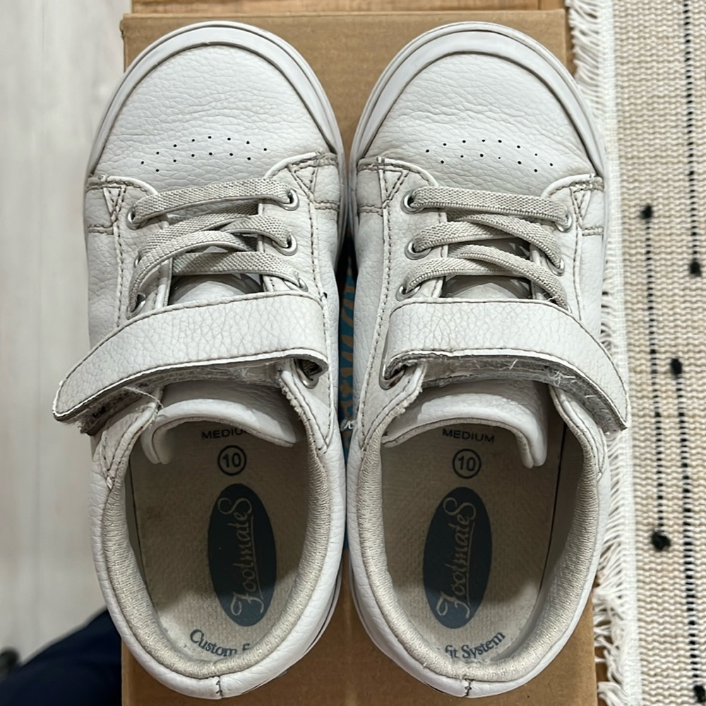 Footmates leather sneakers white size 10